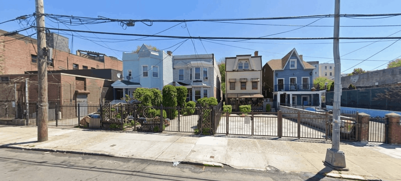 4354 Park Avenue Bronx property exterior